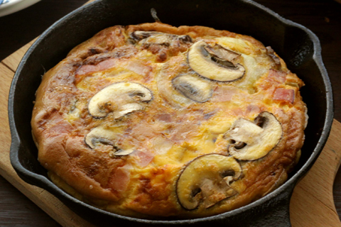 マッシュルームとベーコンのトリュフオムレツ